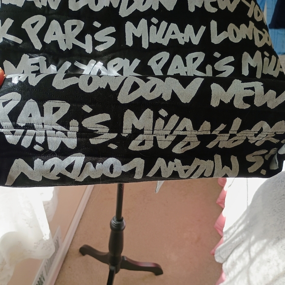 Beautiful Black and White Graphic Tote Bag❤️ - Picture 6 of 6